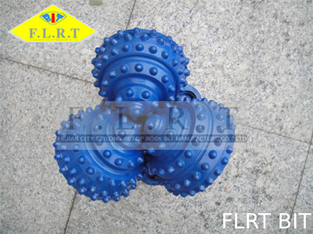 Buon prezzo Colore triconico del blu del pezzo di roccia dell'inserzione conica IADC 635 con cuscinetto a rulli sigillato in linea